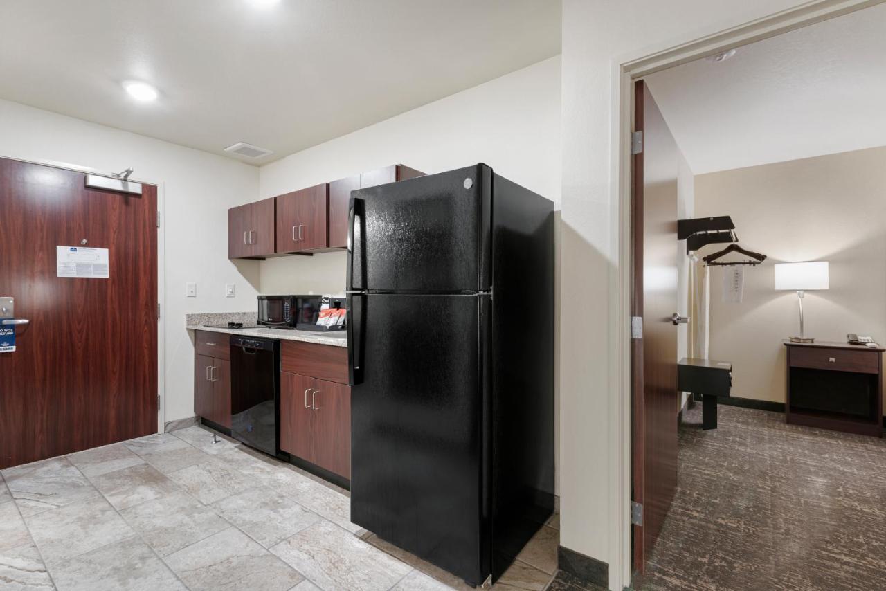 Cobblestone Hotel&Suites - Urbana Extérieur photo