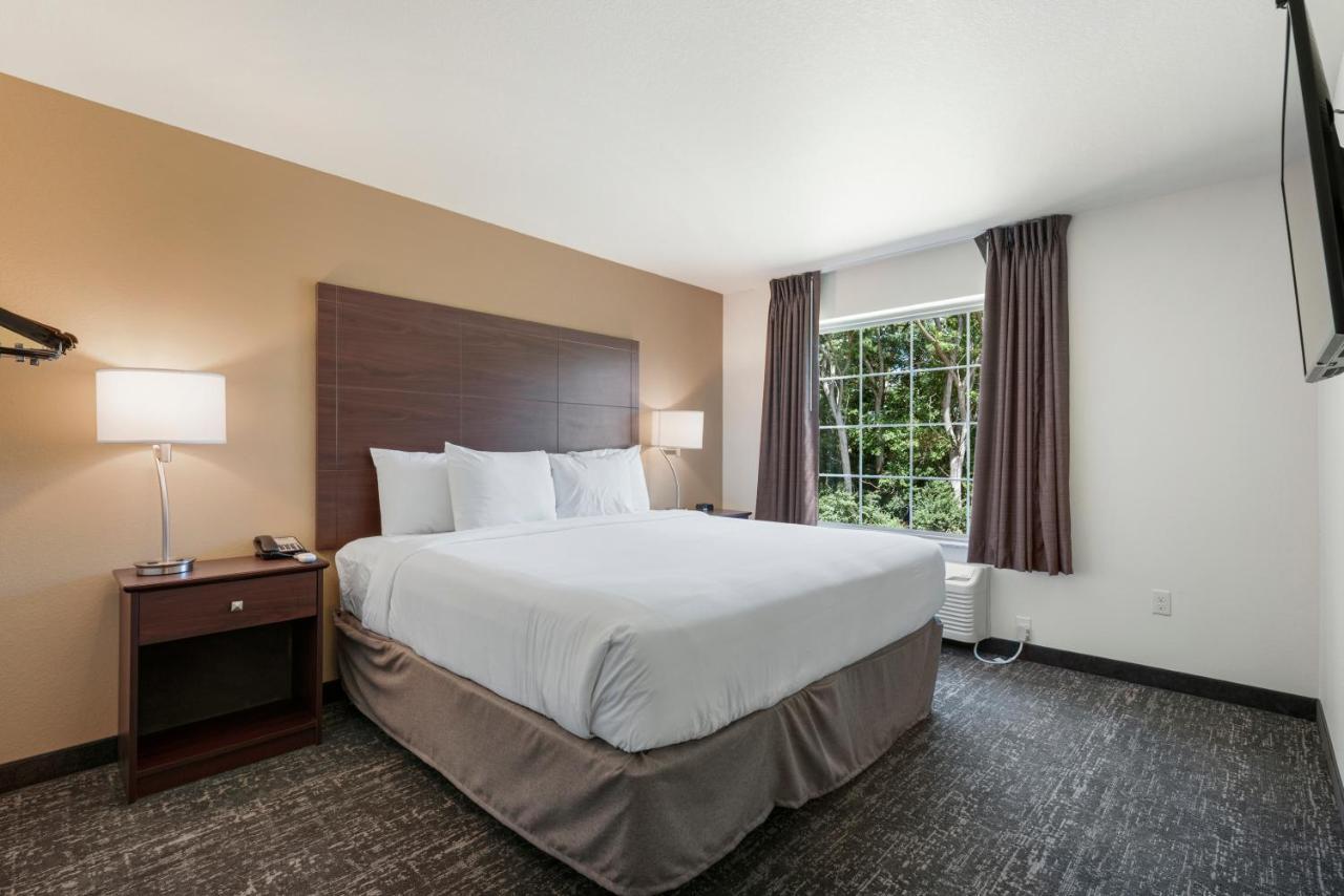 Cobblestone Hotel&Suites - Urbana Extérieur photo