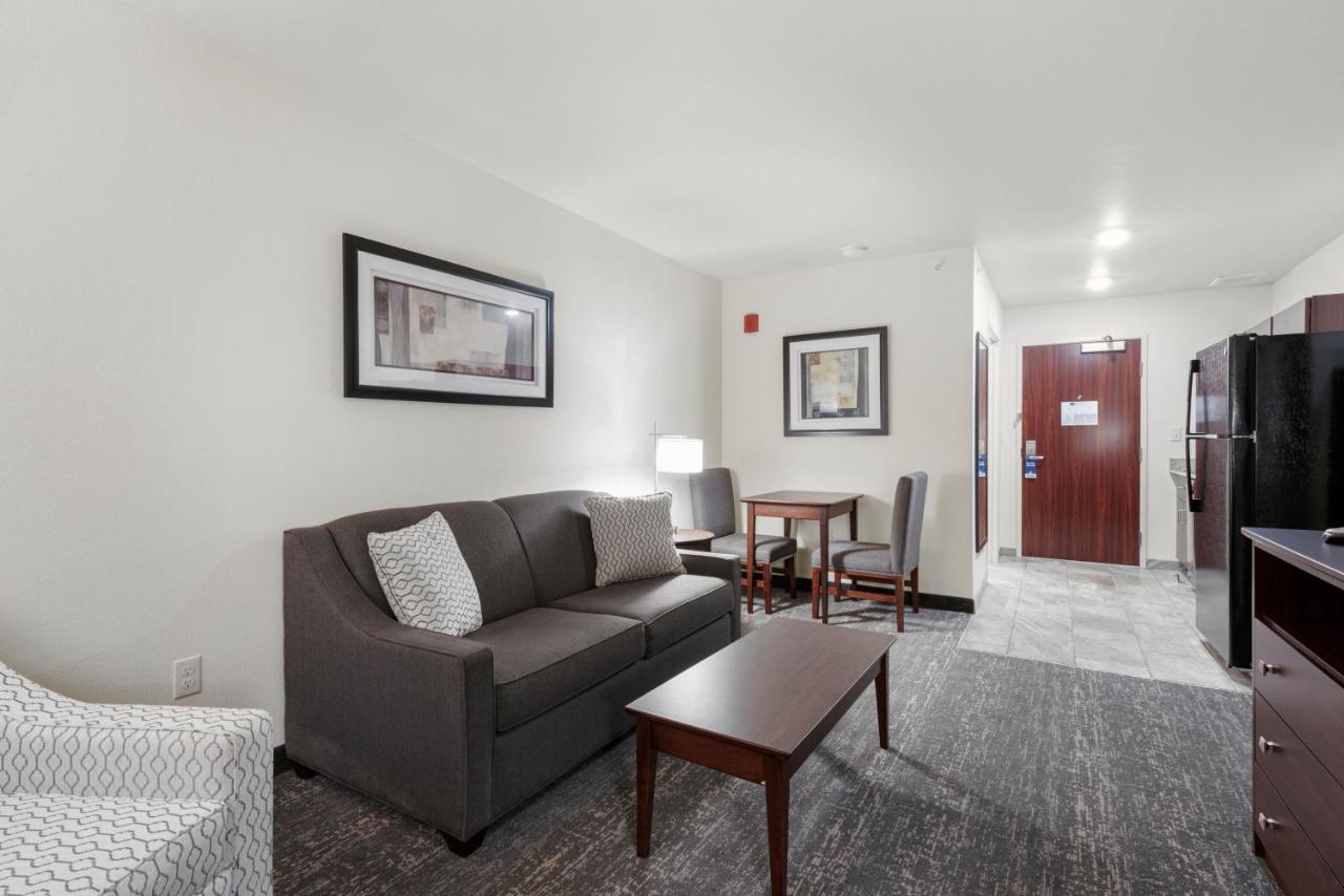 Cobblestone Hotel&Suites - Urbana Extérieur photo