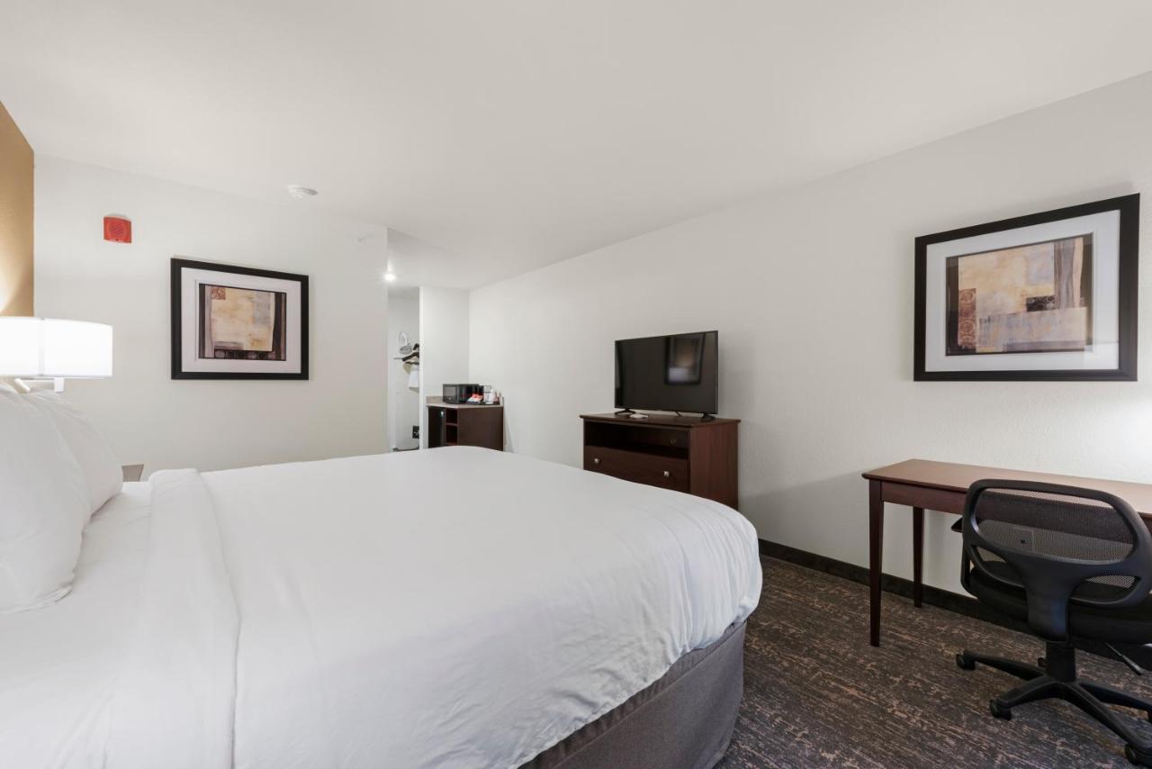 Cobblestone Hotel&Suites - Urbana Extérieur photo