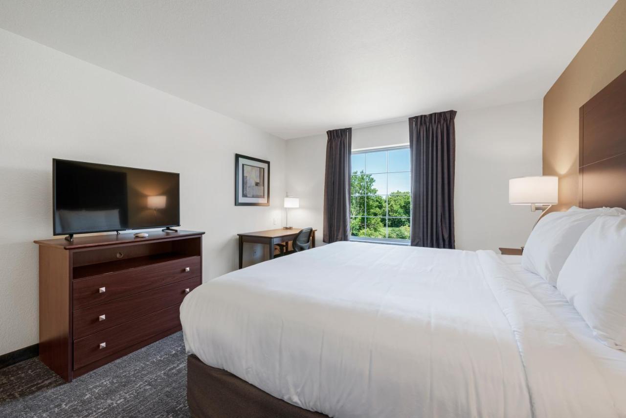 Cobblestone Hotel&Suites - Urbana Extérieur photo