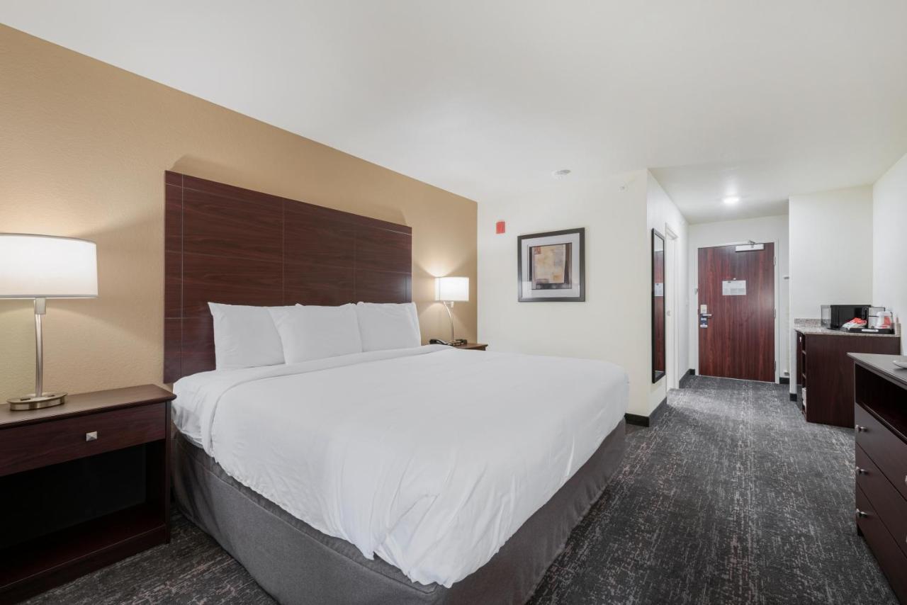 Cobblestone Hotel&Suites - Urbana Extérieur photo