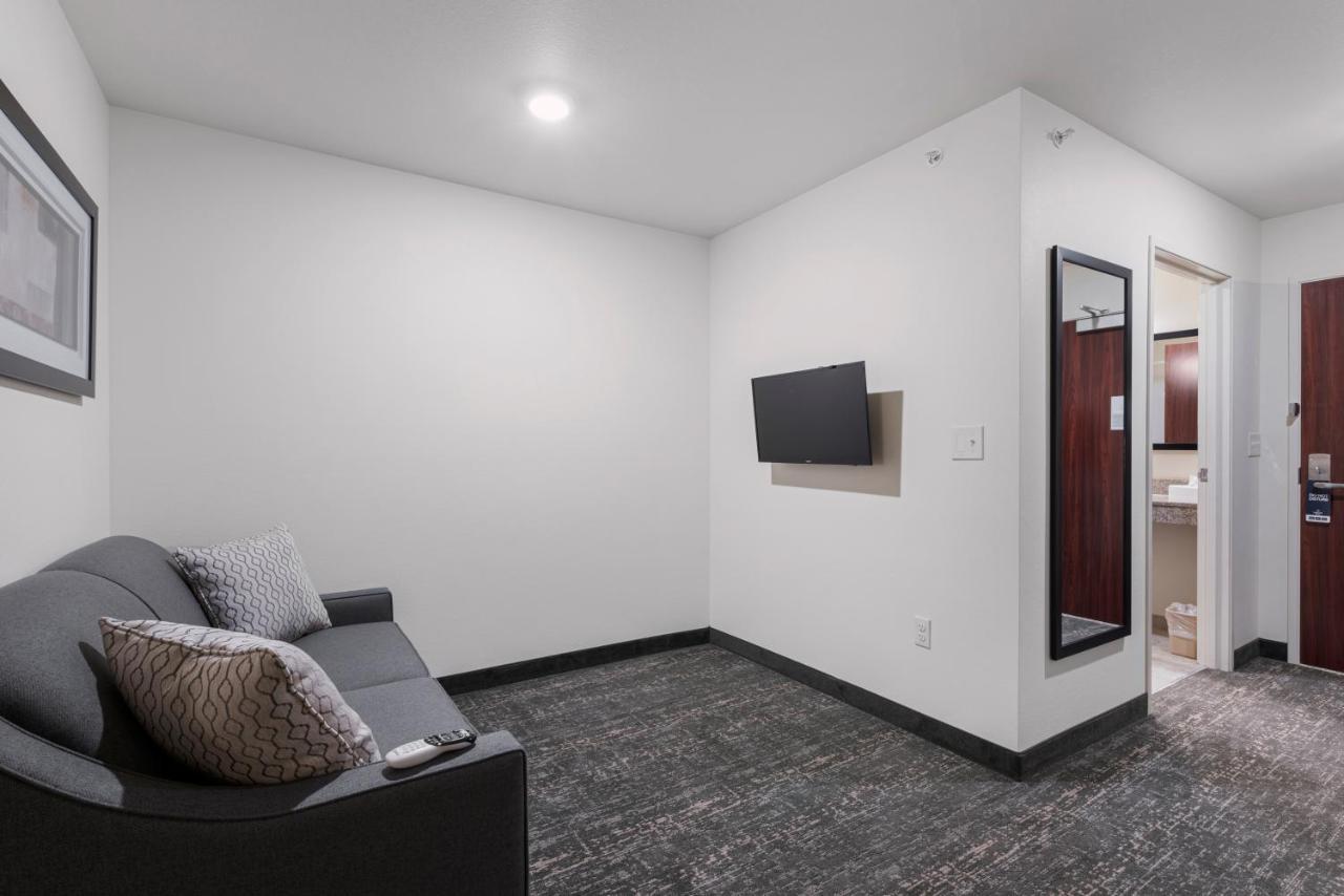 Cobblestone Hotel&Suites - Urbana Extérieur photo