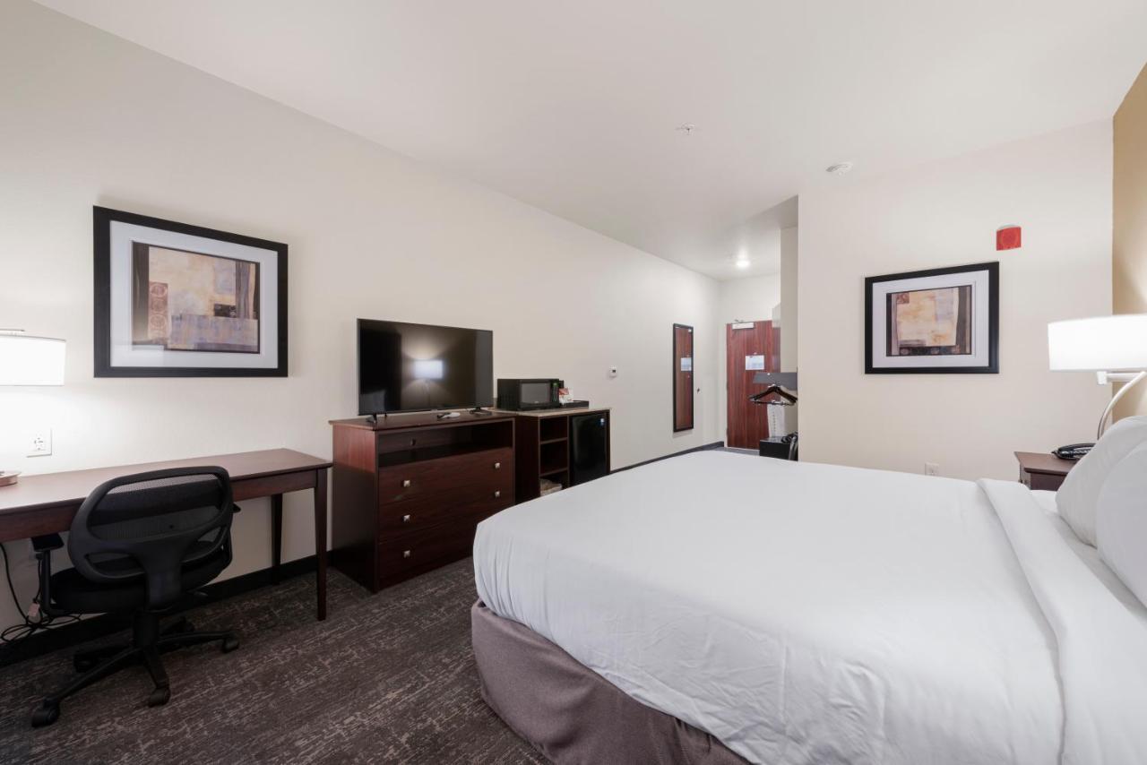 Cobblestone Hotel&Suites - Urbana Extérieur photo