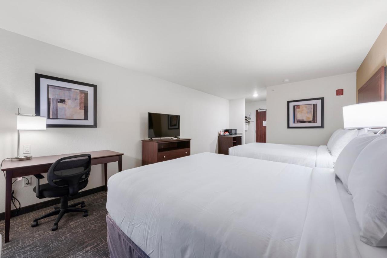 Cobblestone Hotel&Suites - Urbana Extérieur photo