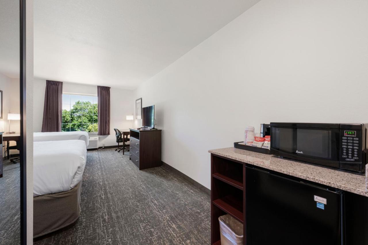 Cobblestone Hotel&Suites - Urbana Extérieur photo