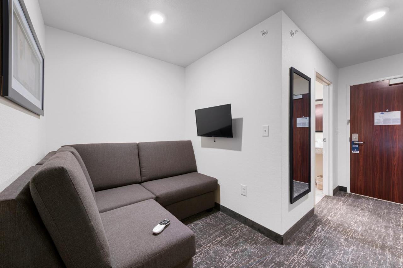 Cobblestone Hotel&Suites - Urbana Extérieur photo