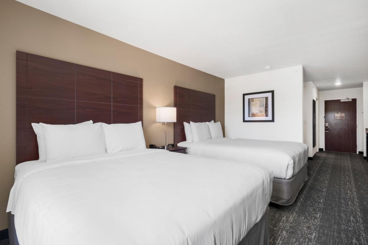Cobblestone Hotel&Suites - Urbana Extérieur photo