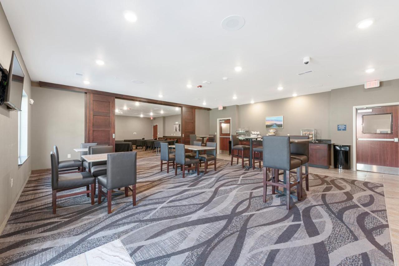 Cobblestone Hotel&Suites - Urbana Extérieur photo