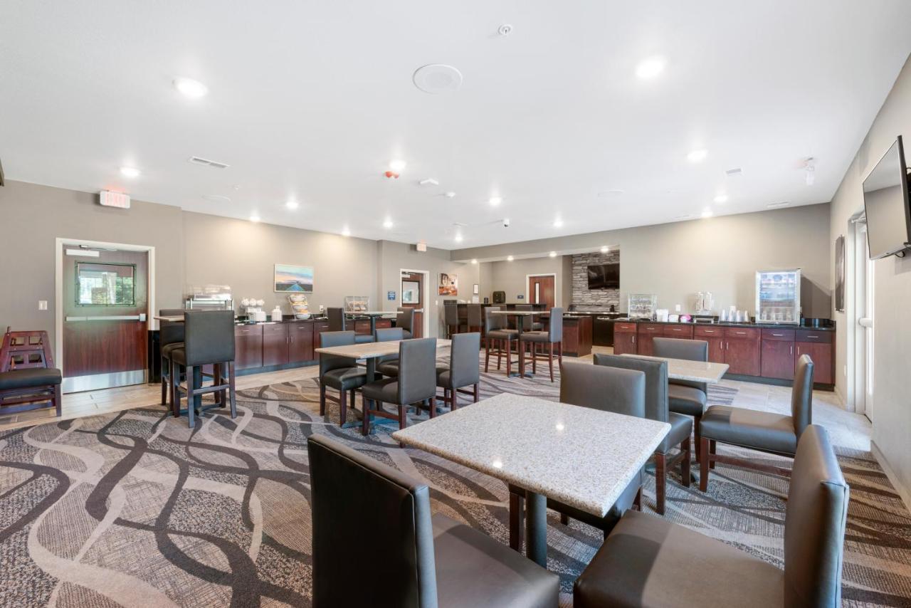 Cobblestone Hotel&Suites - Urbana Extérieur photo